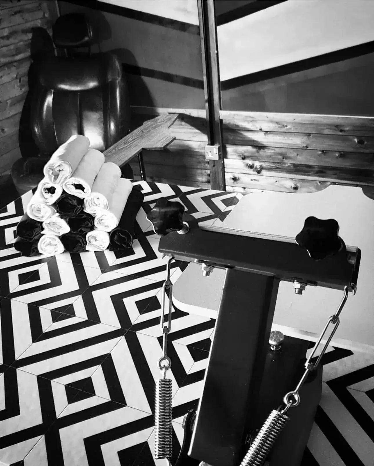 One Colour Screen Printing Press Model 1 Art2Silkscreen