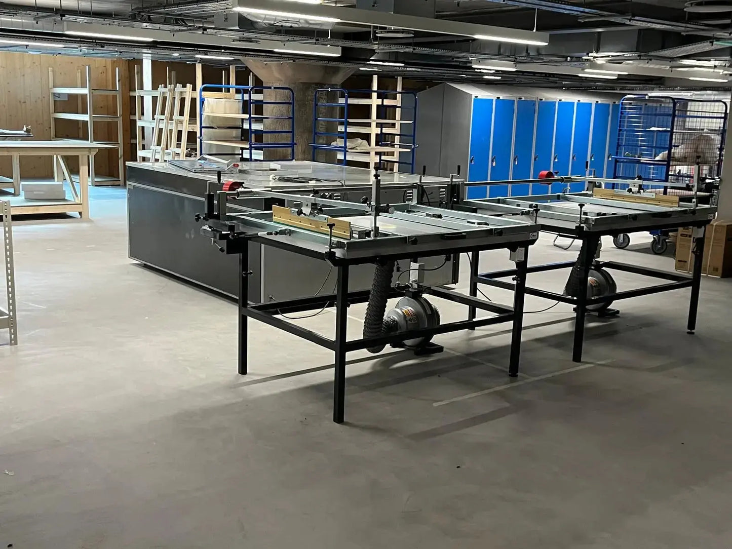 MANUAL SCREEN PRINTING FLATBED TABLE No.1With guided squeegee and vacuum.50x70cm B2 SIZE Art2Silkscreen