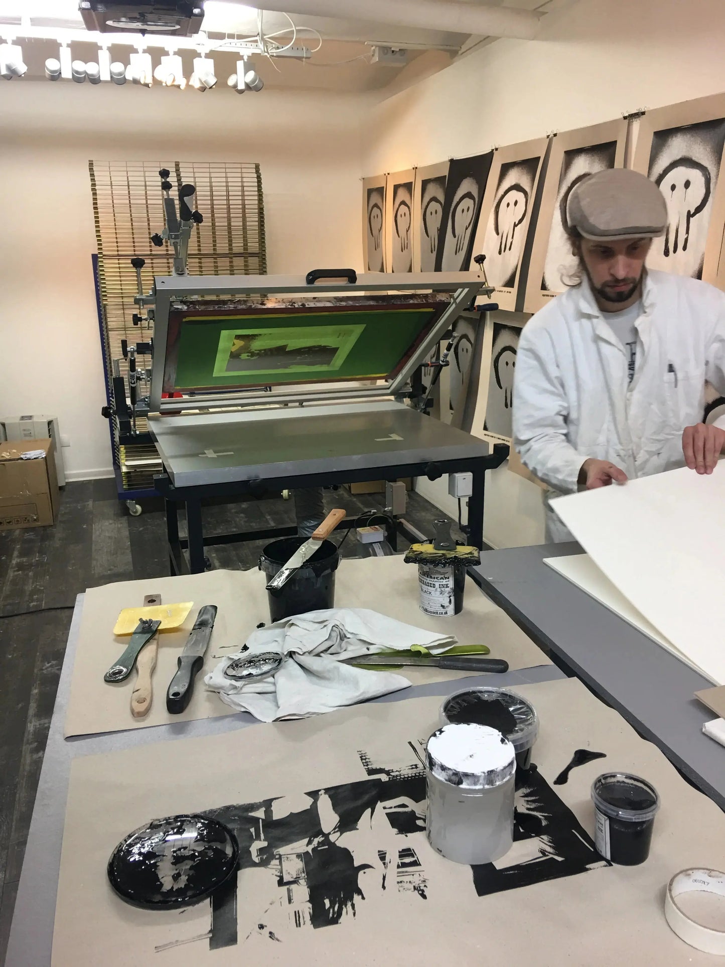 MANUAL SCREEN PRINTING FLATBED TABLE No.1With guided squeegee and vacuum.50x70cm B2 SIZE Art2Silkscreen